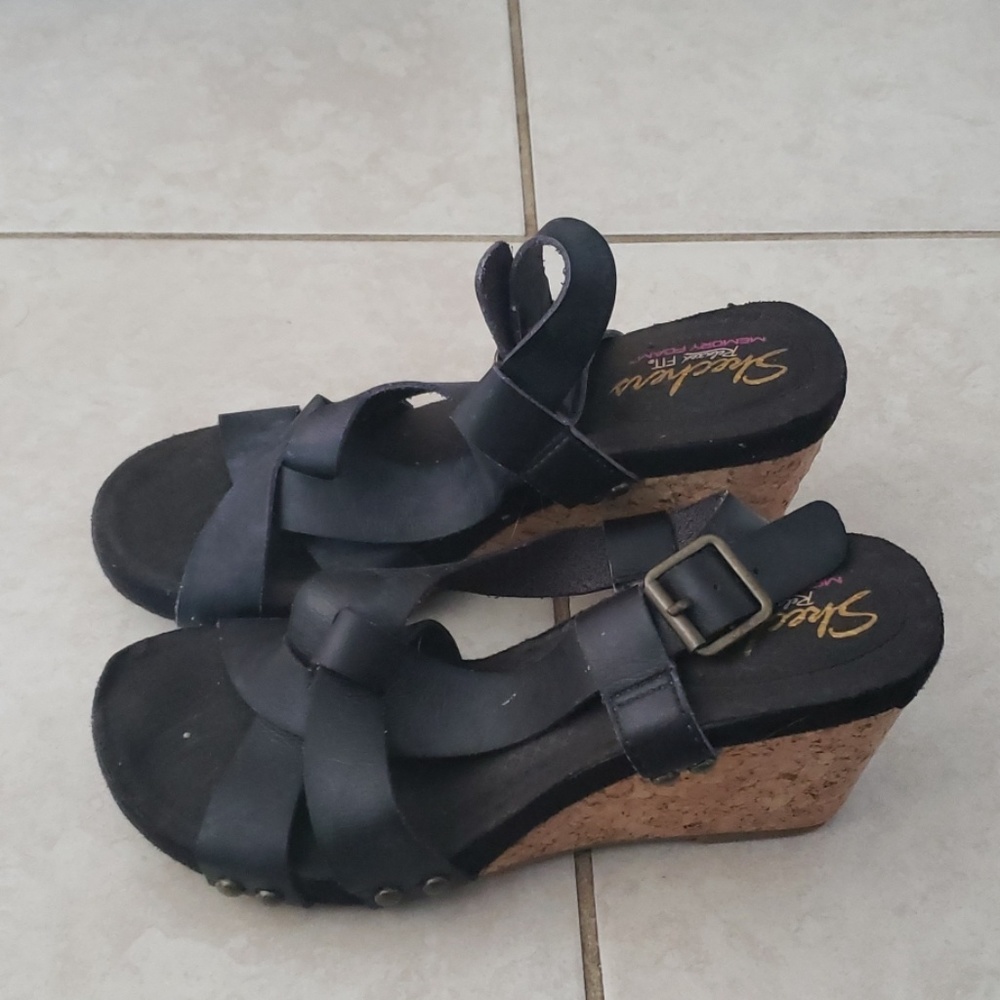 Barely worn comfy sandals
